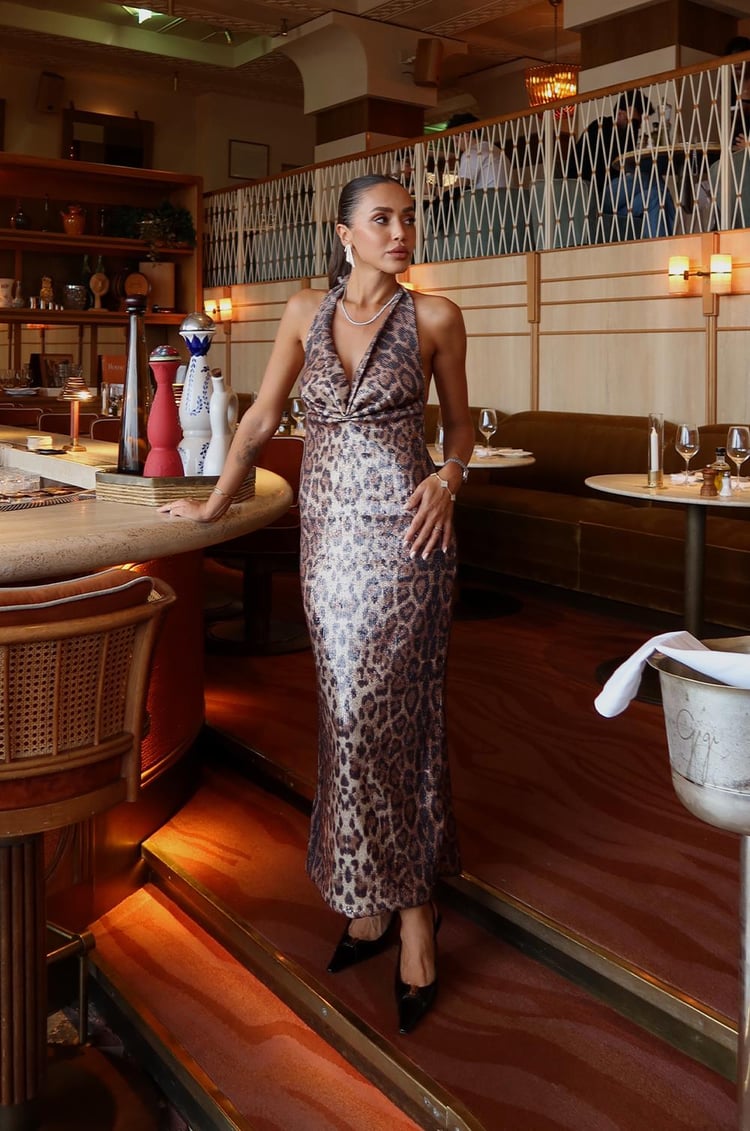 Leopar Desenli Payetli Boyundan Bağlamalı Elbise