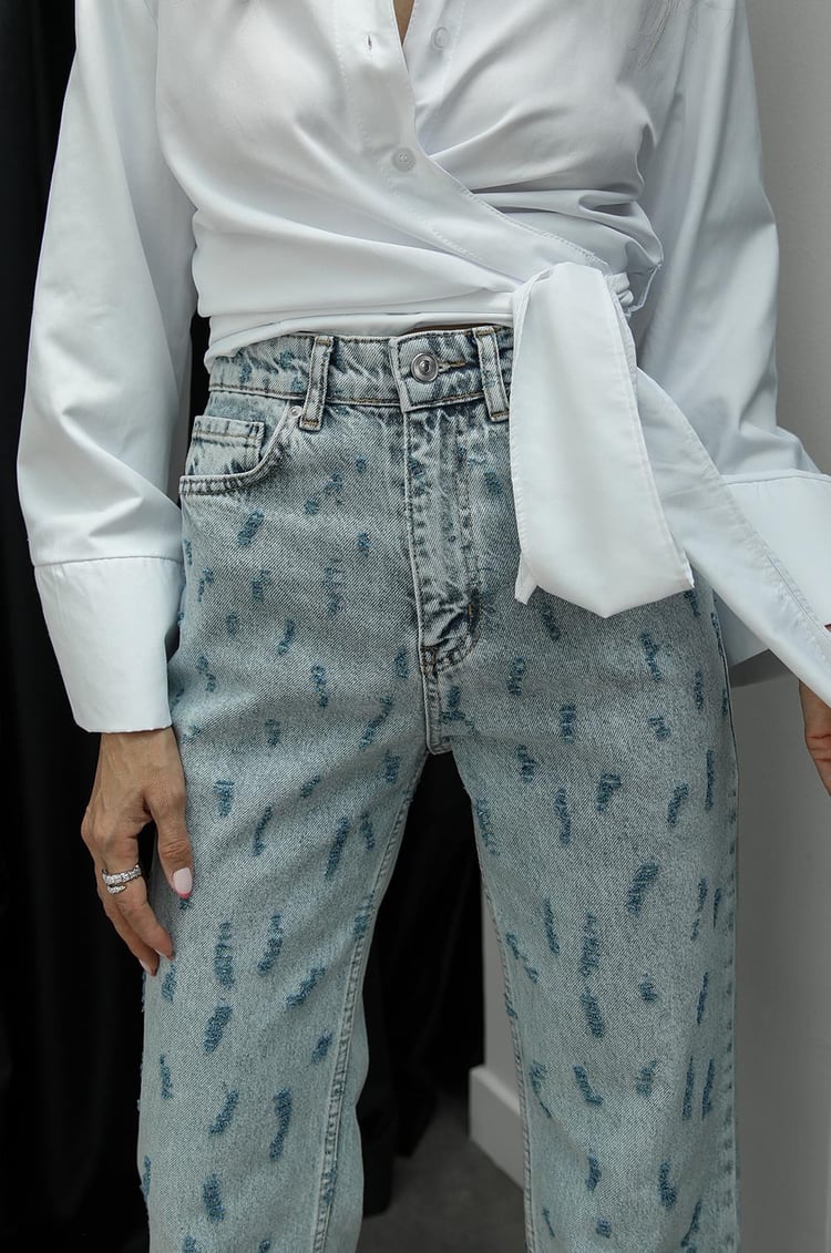 Mavi Çizik Dokulu Straight Jean