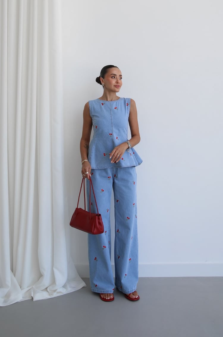 Mavi Kiraz İşlemeli Bluz Pantolon Denim Takım