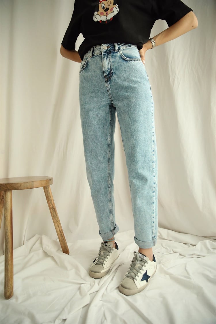 Mavi Taşlamalı Mom Jean