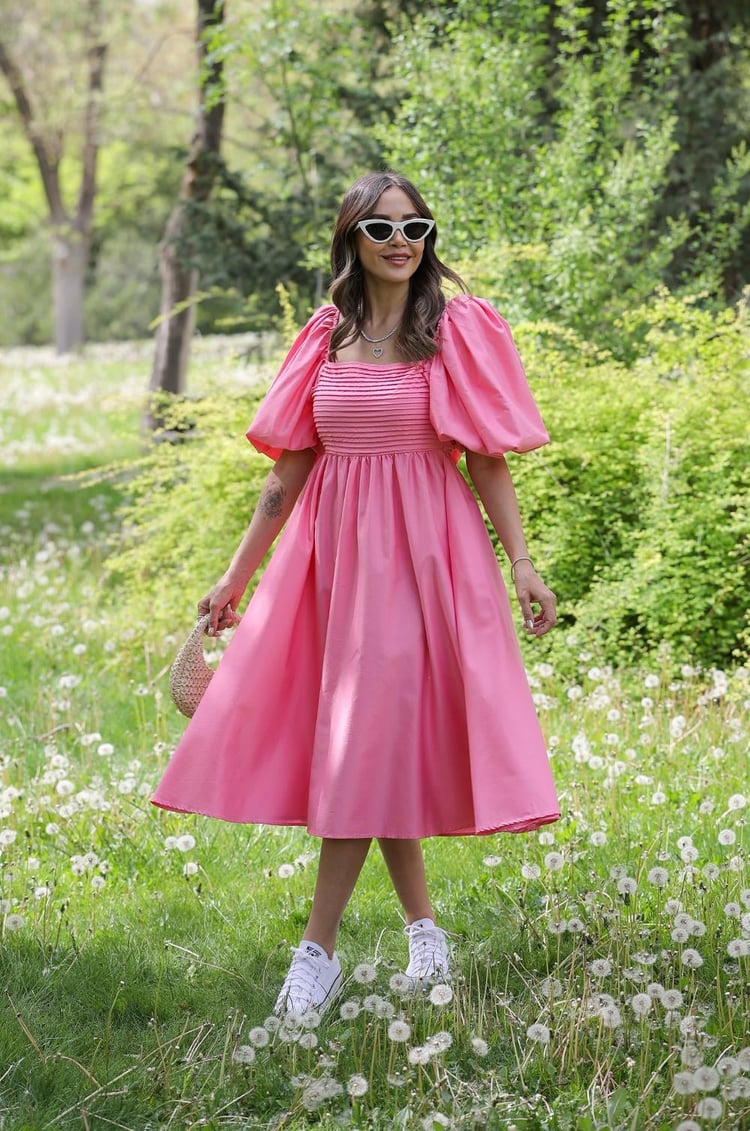 Pembe Arkası Bağlamalı Midi Boy Elbise