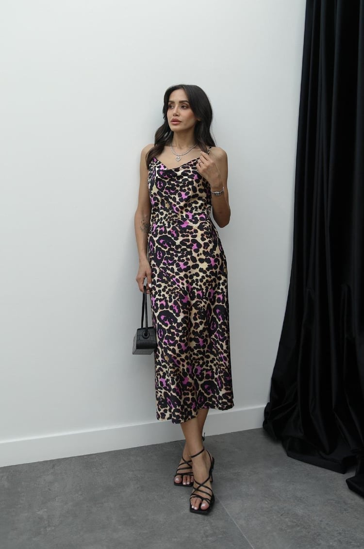 Pembe Leopar Desenli Saten Elbise