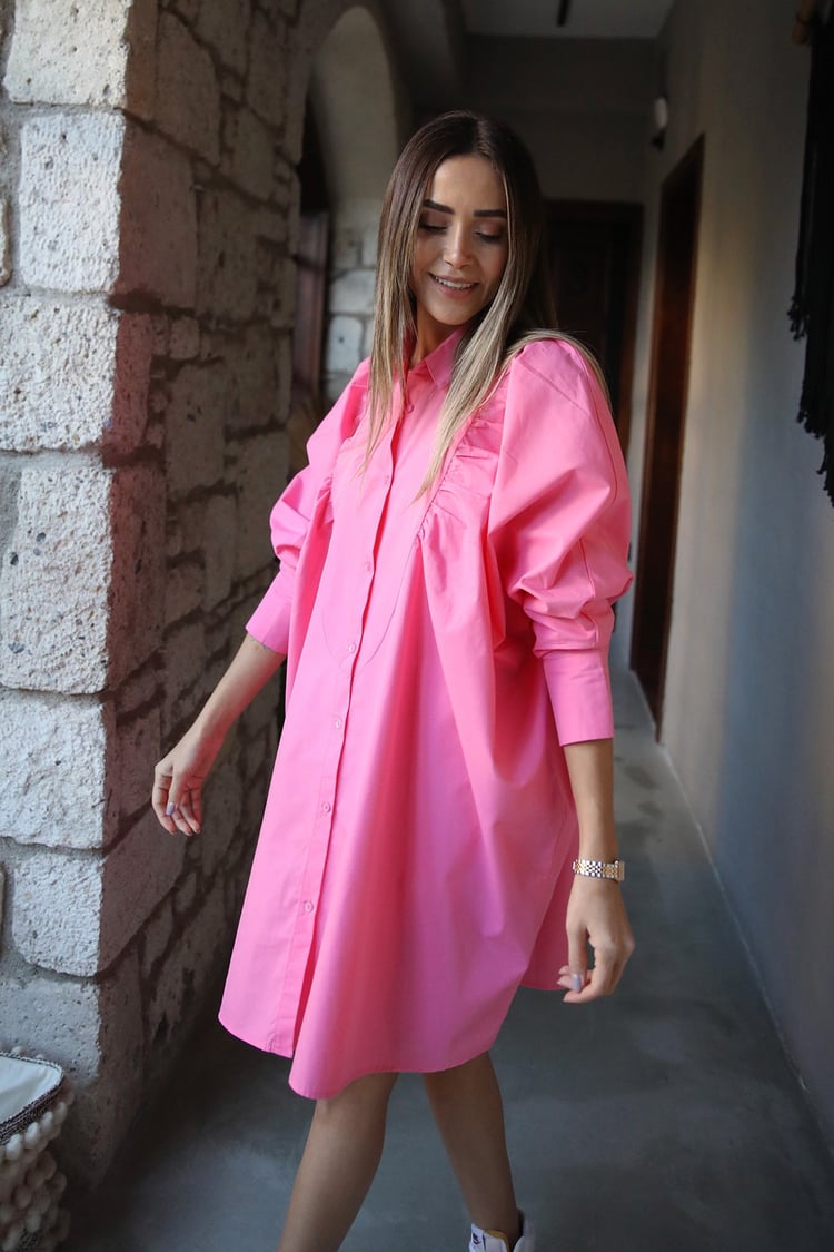 Pembe Omuzları Büzgülü Gömlek Elbise