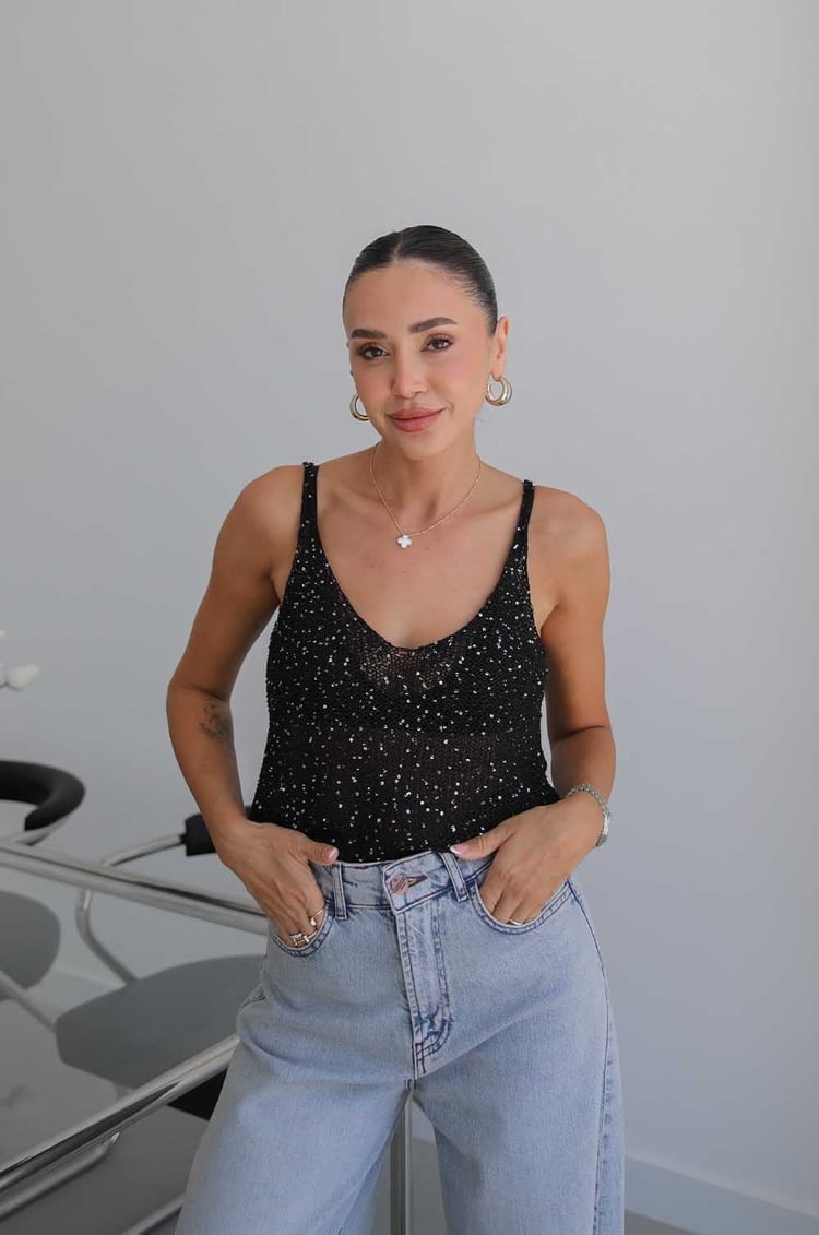 Siyah Askılı Pullu Triko Bluz