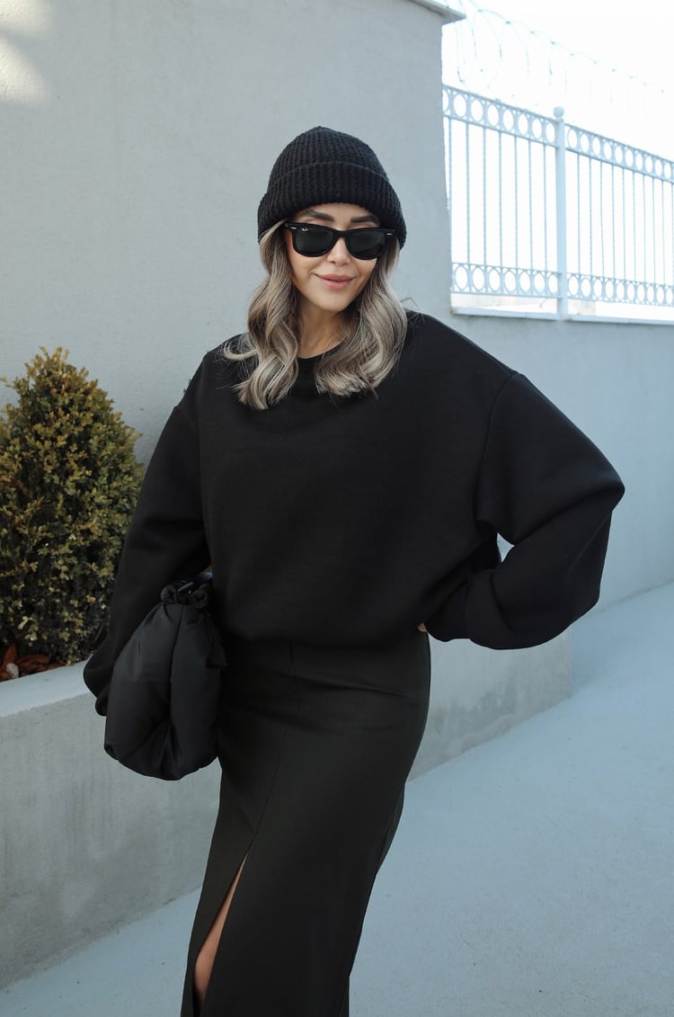 Siyah Bisiklet Yaka Basic Sweatshirt