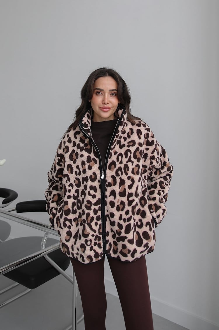 Siyah Biyeli Leopar Desenli Polar Ceket 