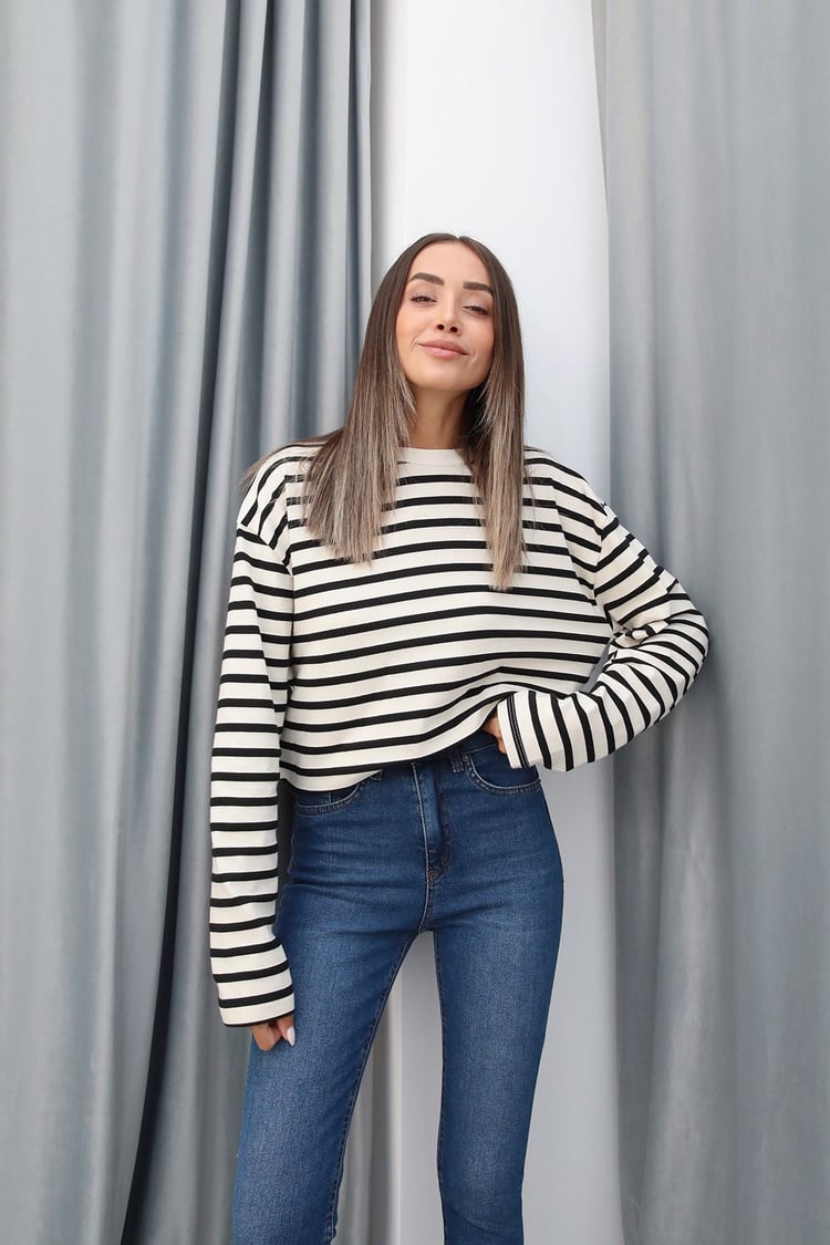 Siyah Çizgili Sweatshirt
