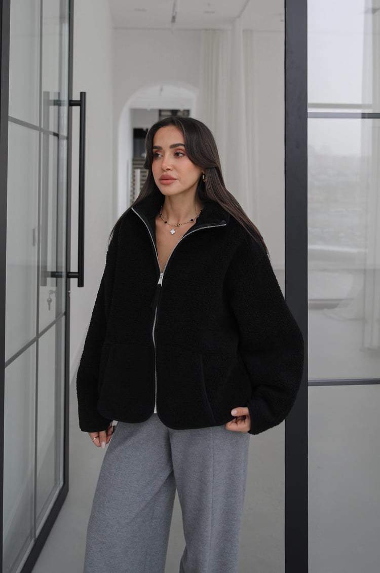 Siyah Fermuarlı Polar Ceket