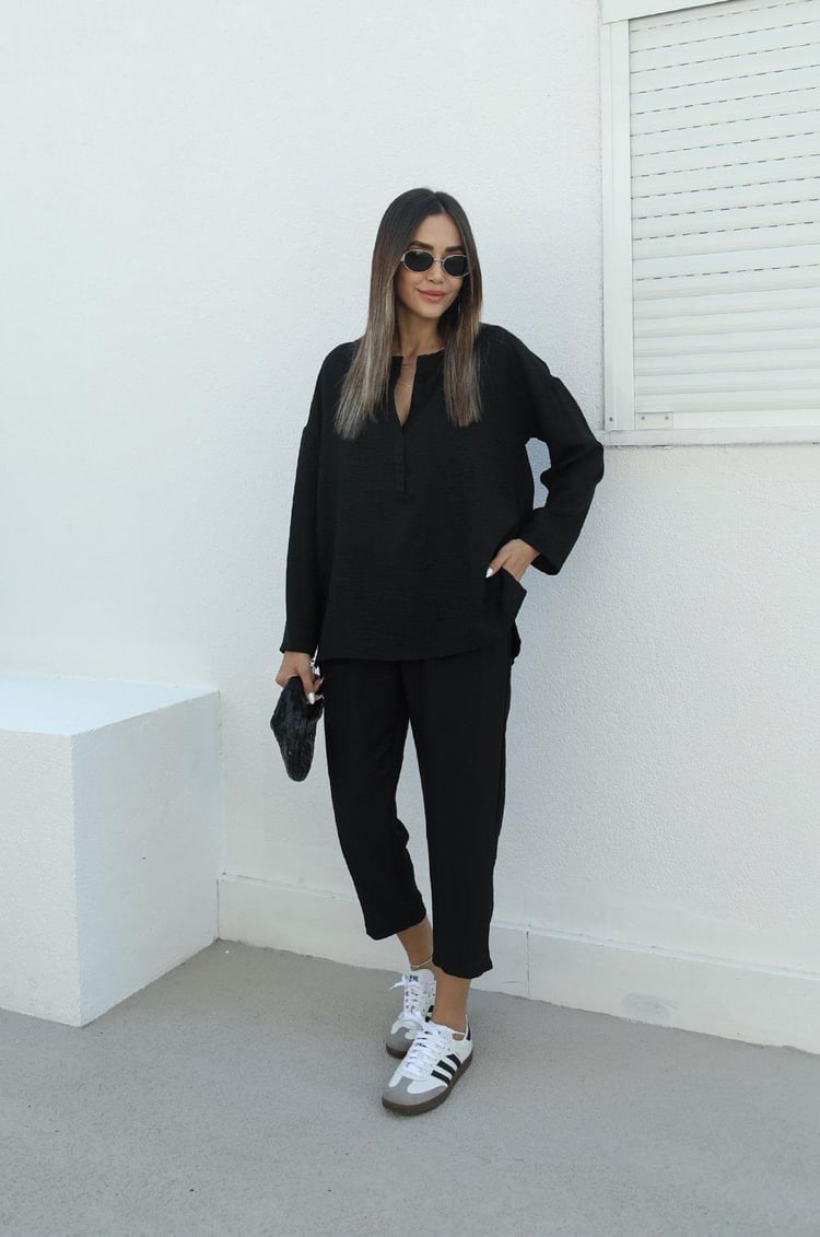 Siyah V Yaka Bluz Pantolon Takım