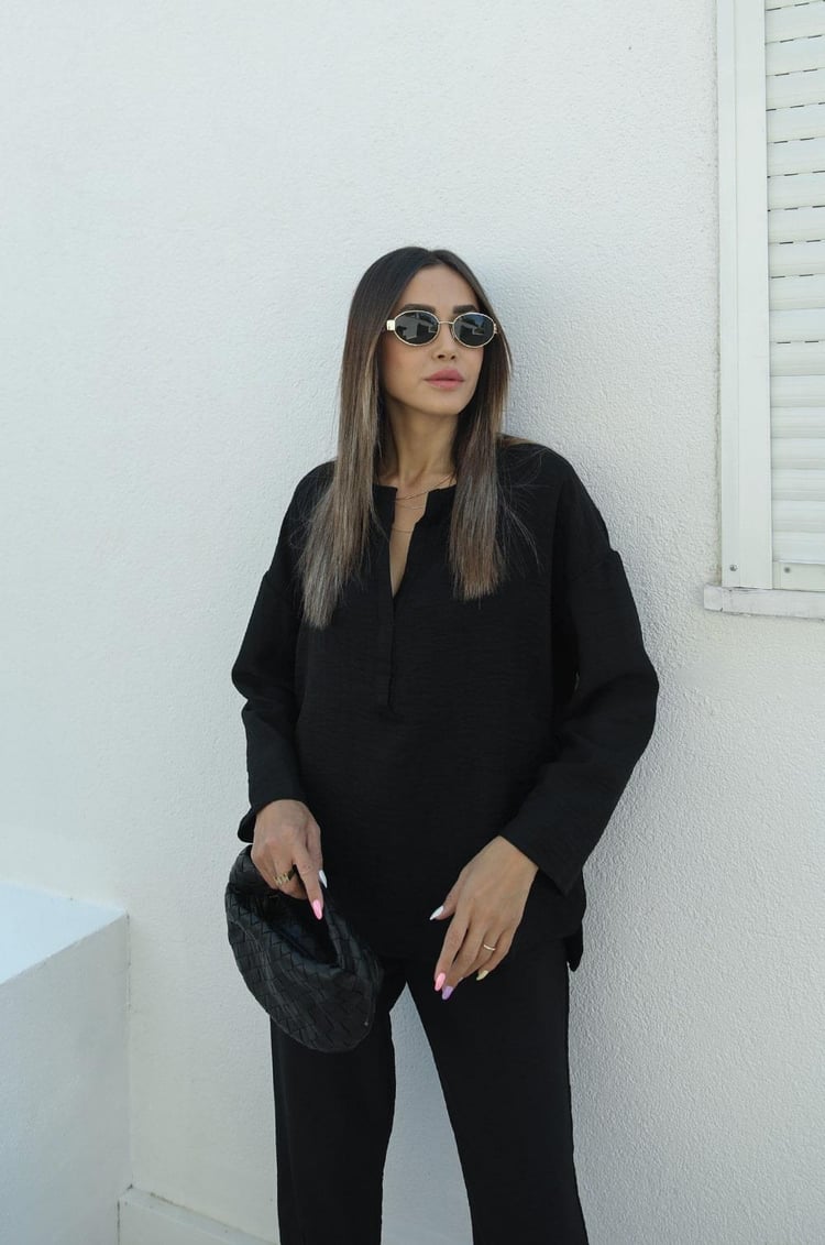 Siyah V Yaka Bluz Pantolon Takım