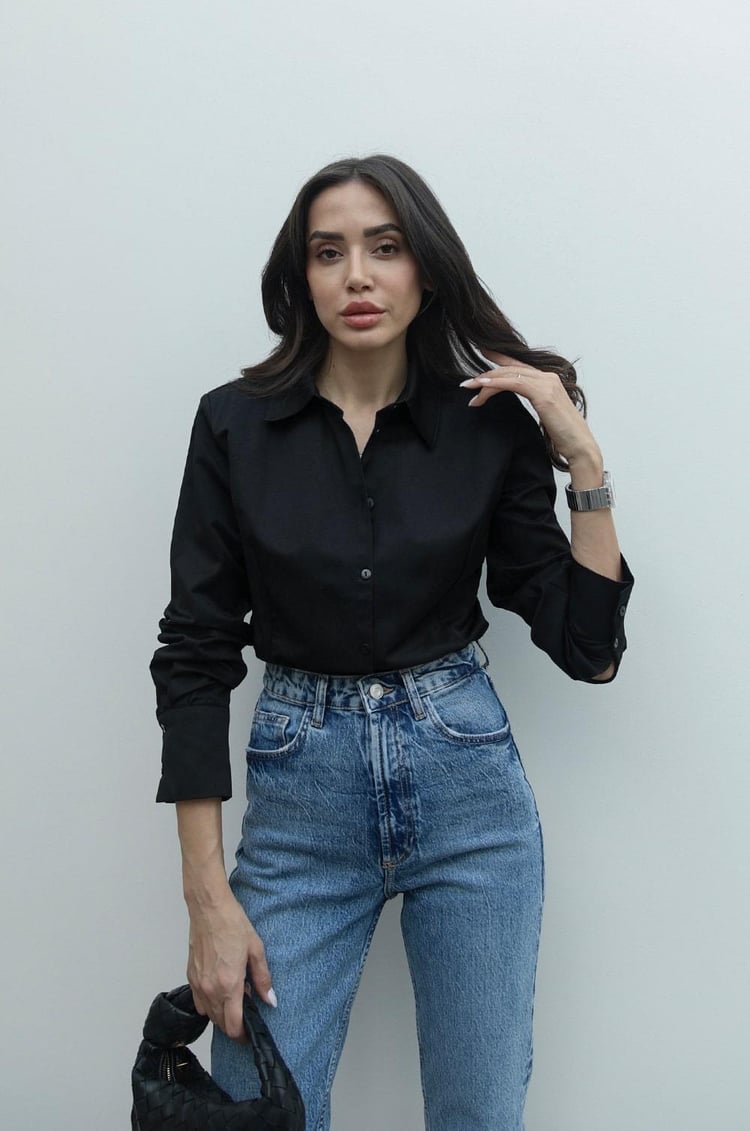 Siyah Vatkalı Fit Gömlek