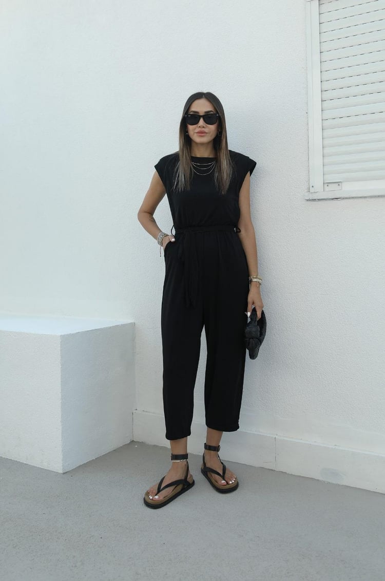 Siyah Vatkalı Kuşaklı Tulum