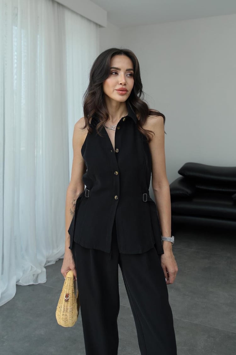 Siyah Yanları Kemer Detaylı Gömlek