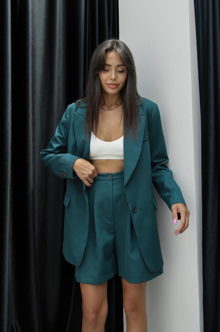 Zümrüt Şortlu Blazer Ceket Takım