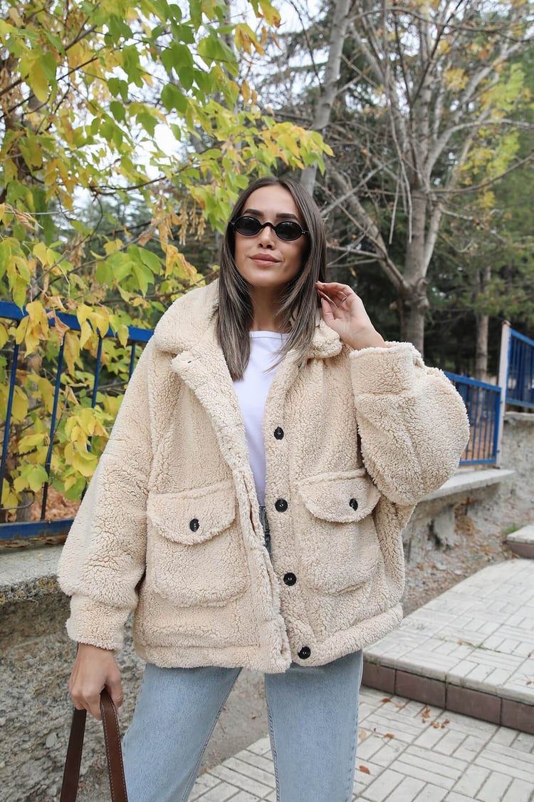 Açık Bej Önü Cepli Peluş Ceket