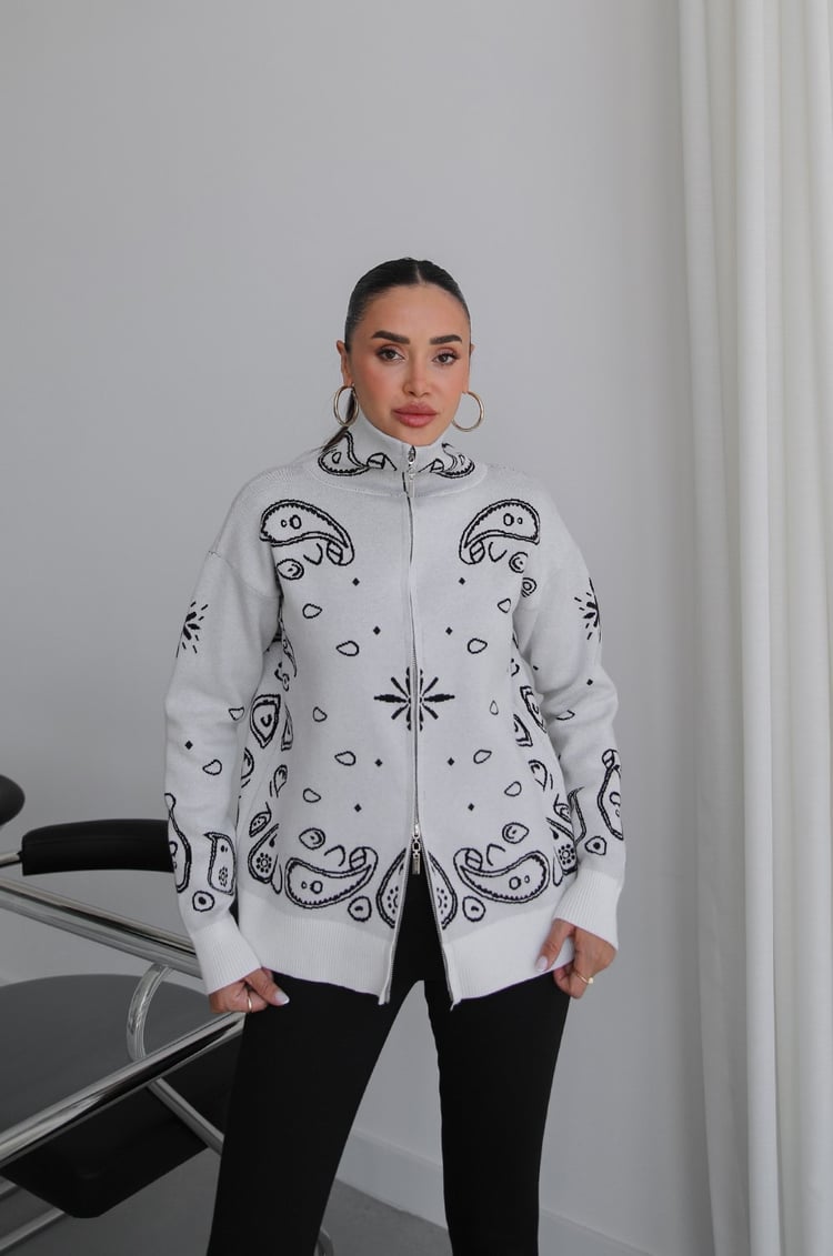 Açık Gri Damla Desenli Örgü Hırka