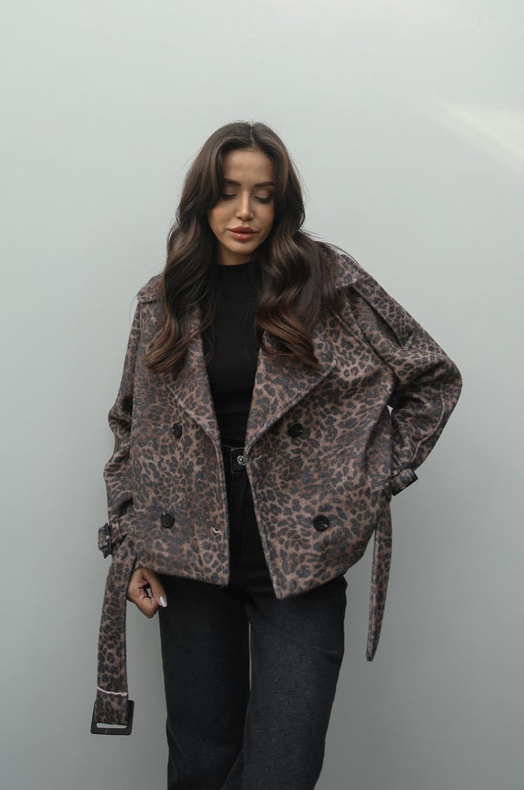 Açık Kahve Leopar Kemerli Kısa Kaşe Kaban