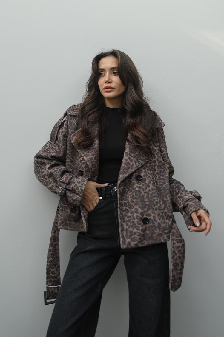 Açık Kahve Leopar Kemerli Kısa Kaşe Kaban