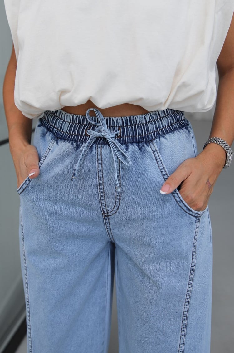 Açık Mavi Beli Lastikli İpli Yumuşak Jean