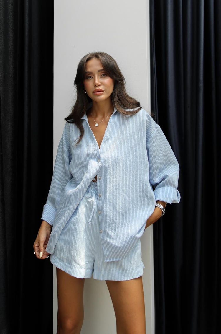 Açık Mavi Çizgili Gömlek Şort Takım