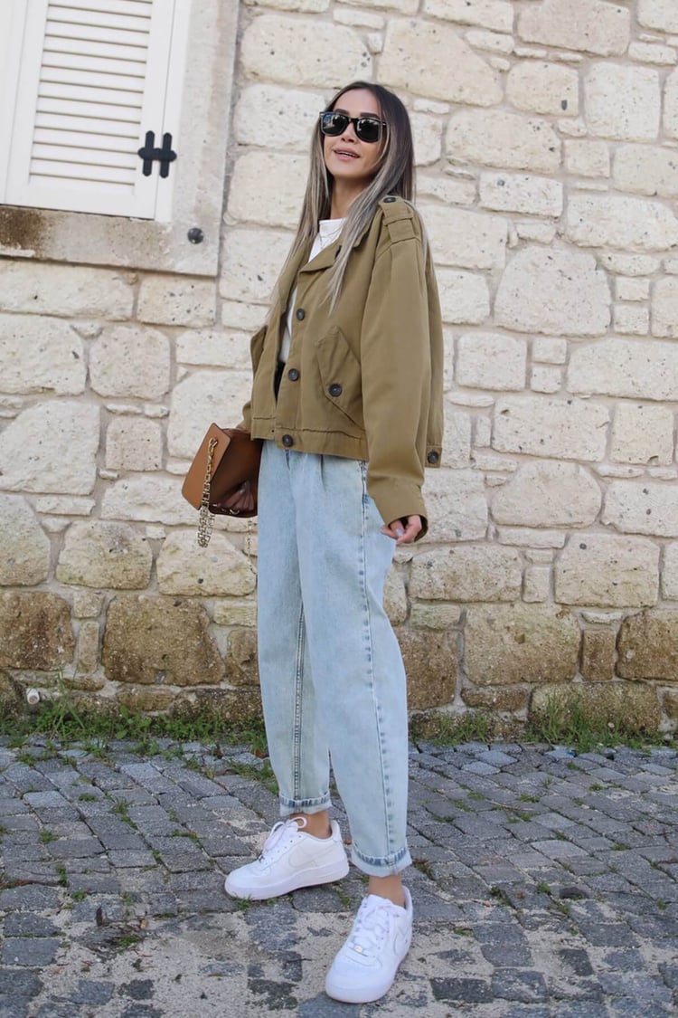 Açık Mavi Kemerli Mom Jean