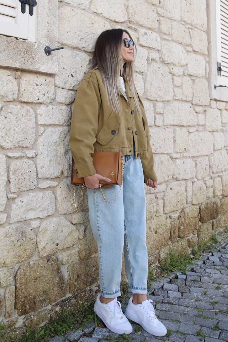 Açık Mavi Kemerli Mom Jean
