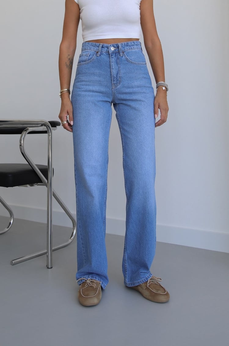 Açık Mavi Kuzmina Straight Jean