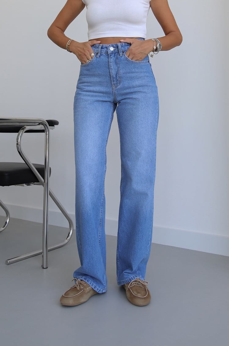 Açık Mavi Kuzmina Straight Jean