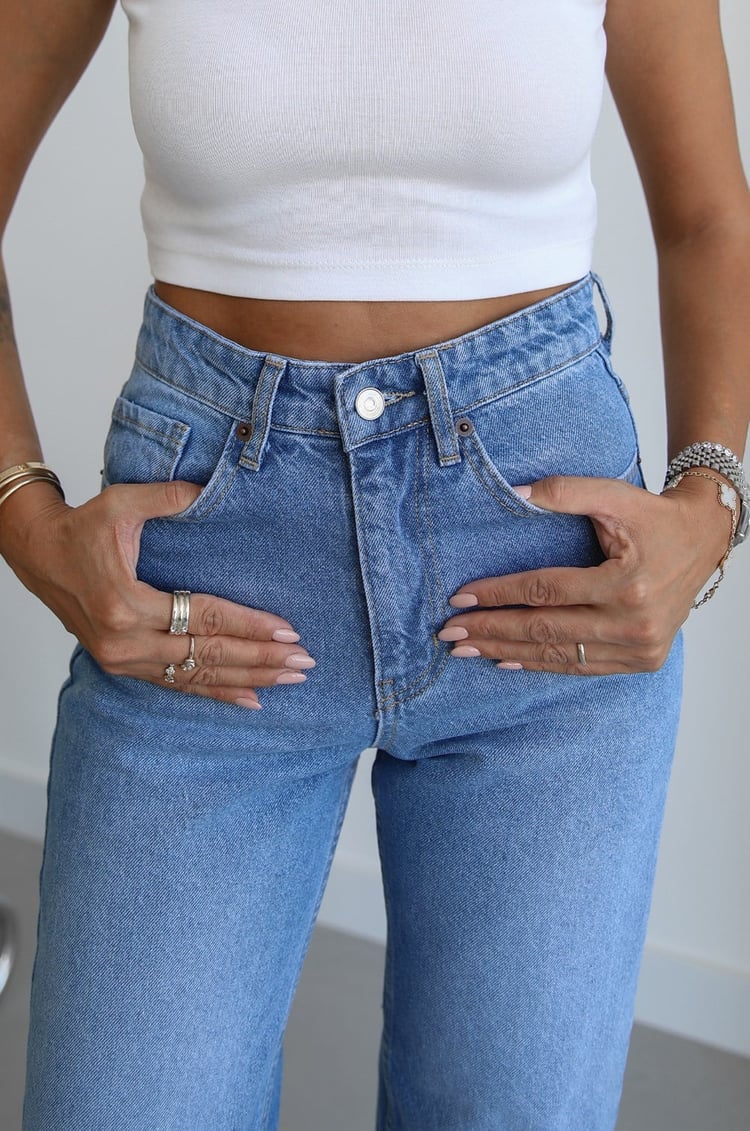 Açık Mavi Kuzmina Straight Jean