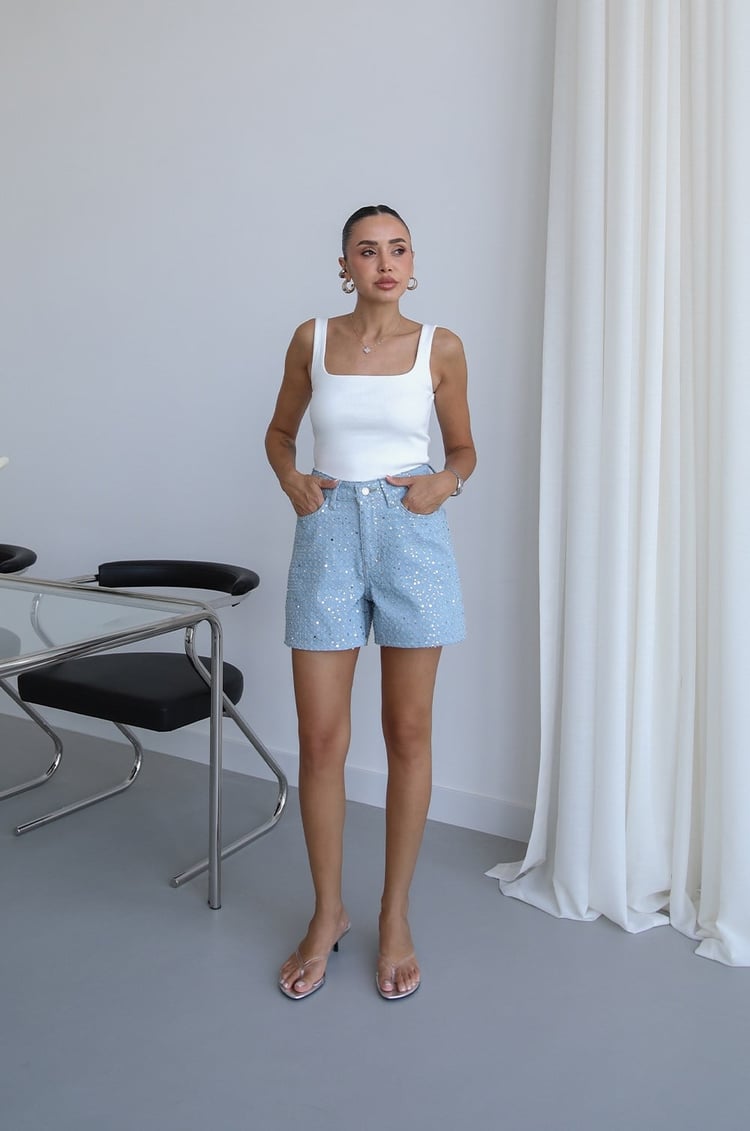 Açık Mavi Pullu Denim Şort