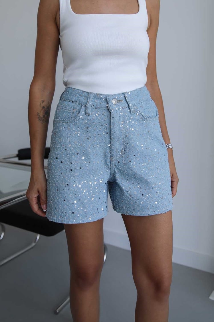 Açık Mavi Pullu Denim Şort