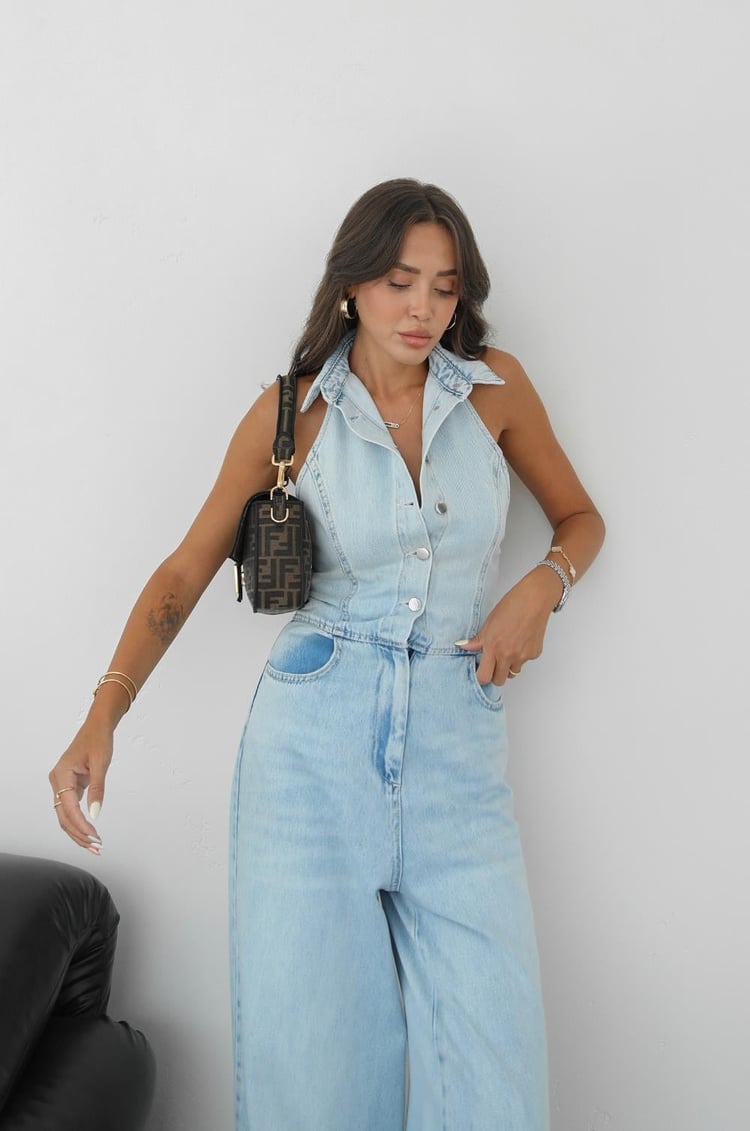 Açık Mavi Sırtı Açık Denim Tulum