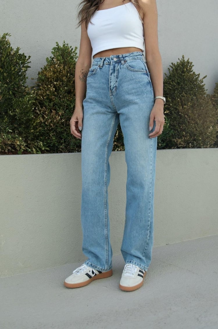 Açık Mavi Yıkamalı Fit Straight Jean