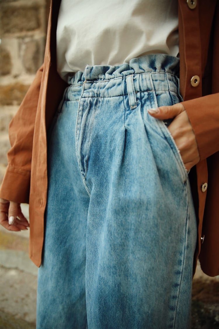 Açık Mavi Yıkamalı Geniş Paça Jean