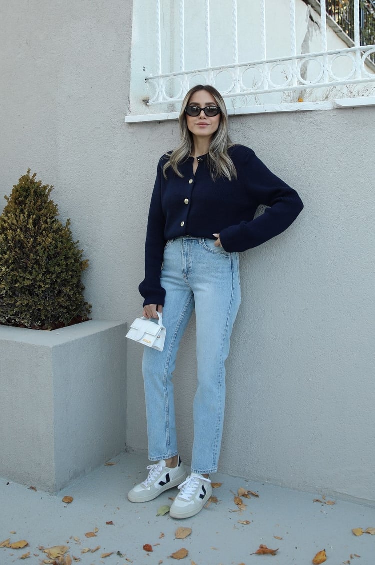 Açık Mavi Yıkamalı Mom Jean