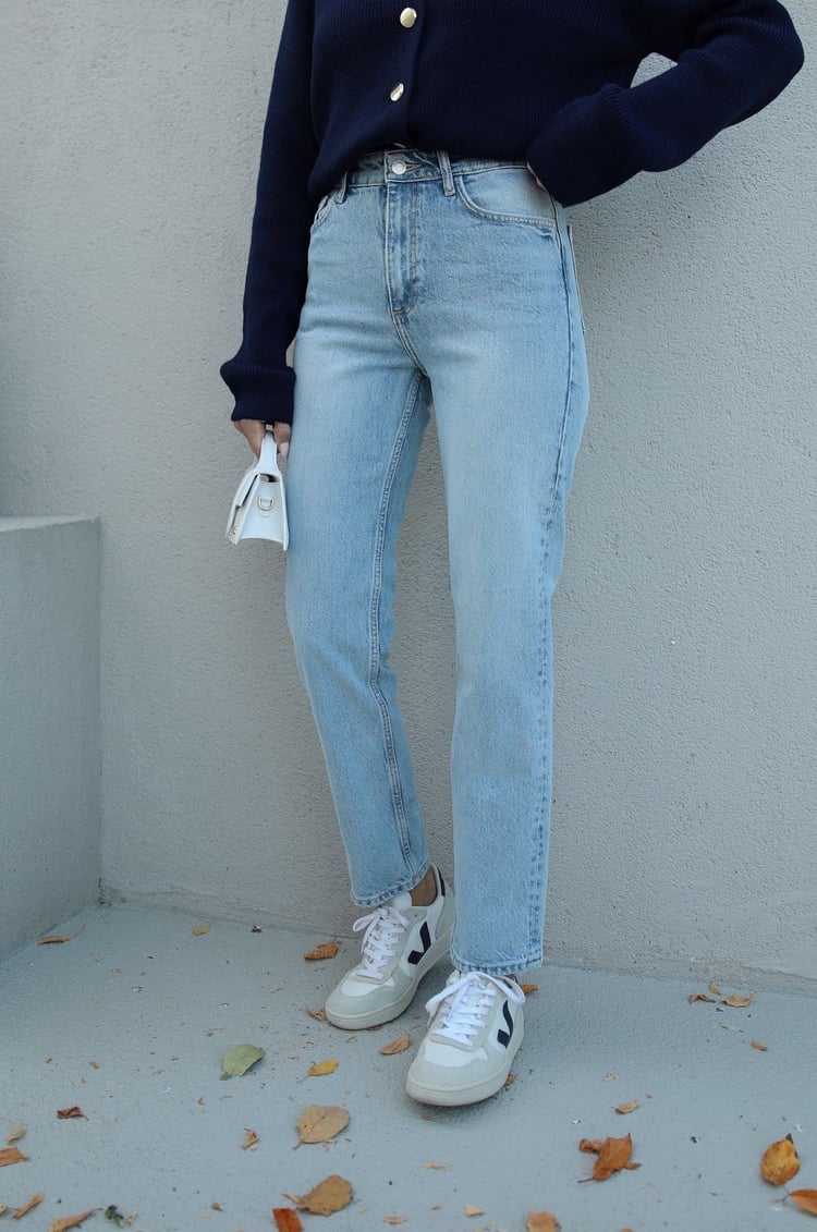 Açık Mavi Yıkamalı Mom Jean
