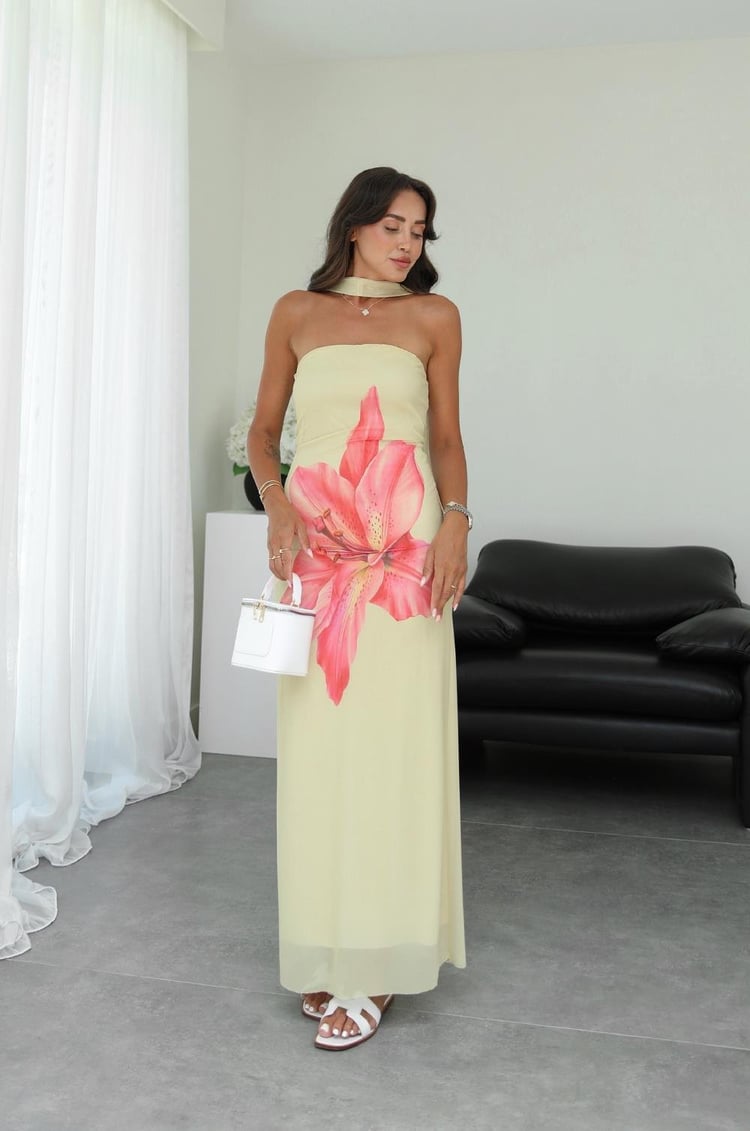 Açık Sarı Amaryllis Desenli Şallı Elbise