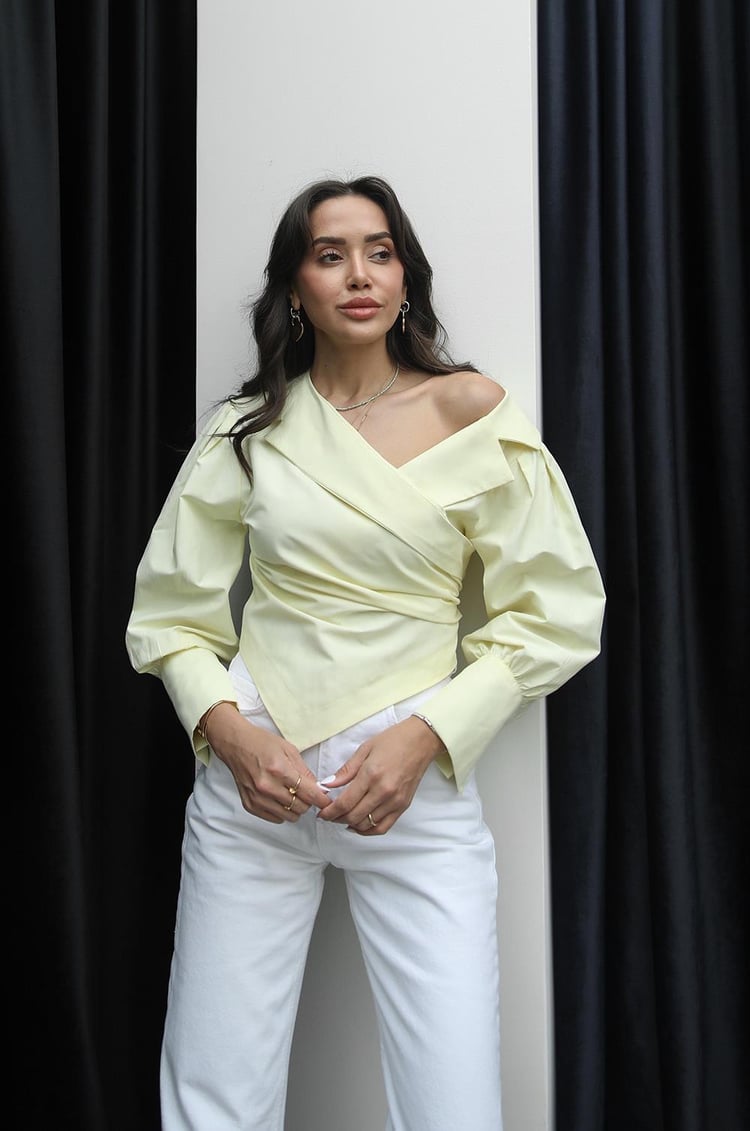 Açık Sarı Asimetrik Kesim İp Bağcıklı Gömlek