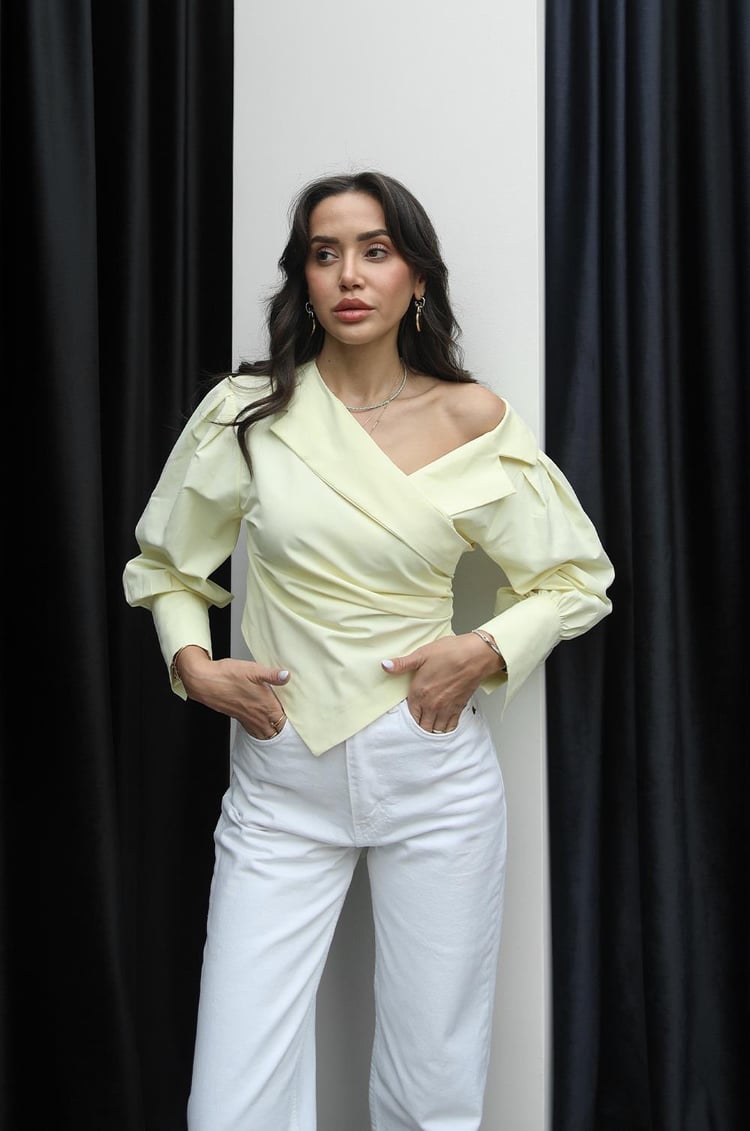 Açık Sarı Asimetrik Kesim İp Bağcıklı Gömlek