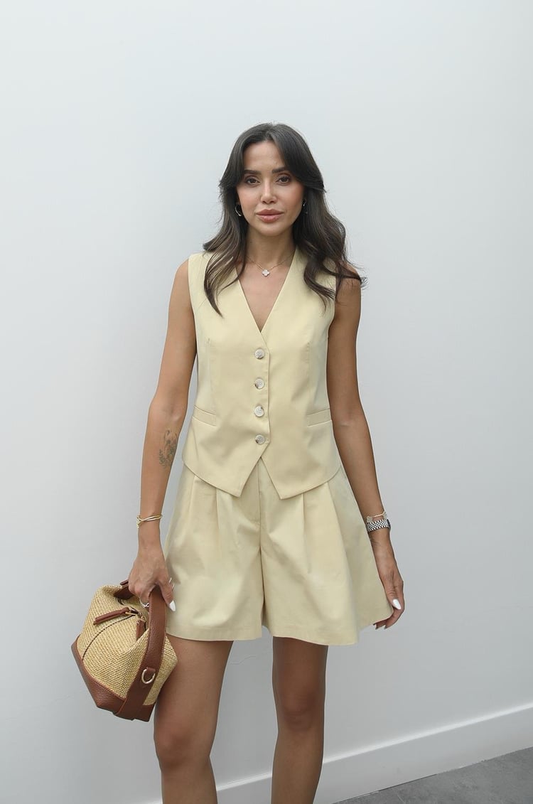 Açık Sarı Fit Kalıp Yelek Şort Takım