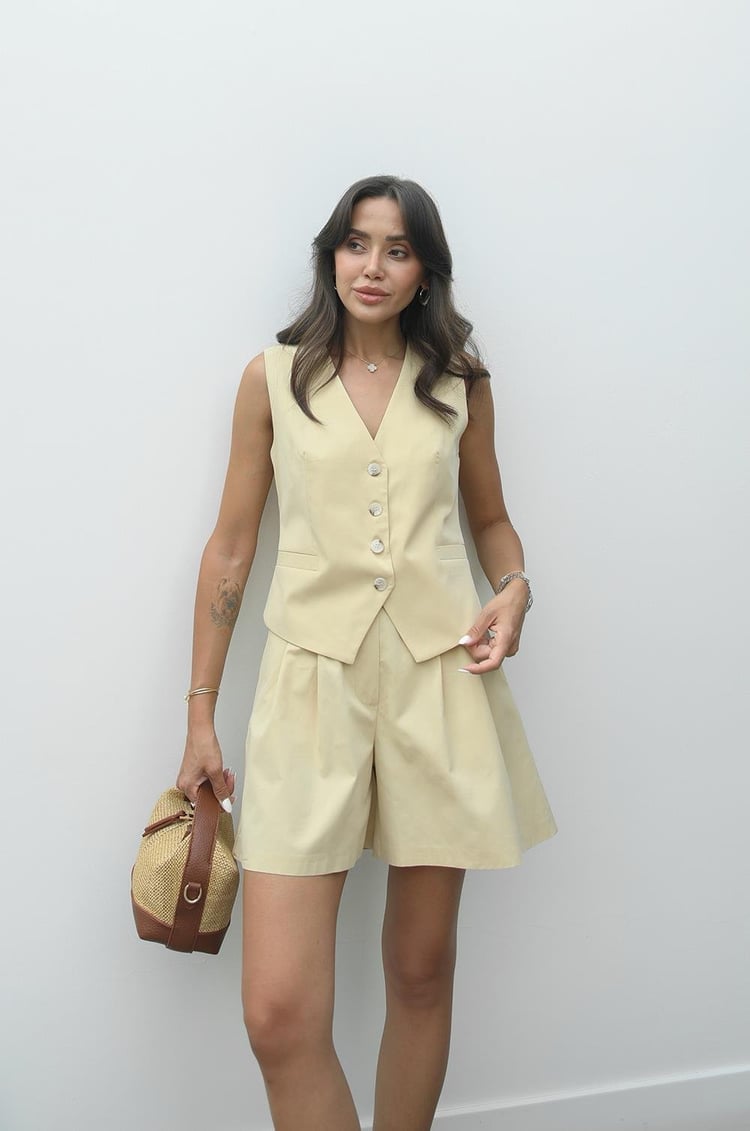 Açık Sarı Fit Kalıp Yelek Şort Takım