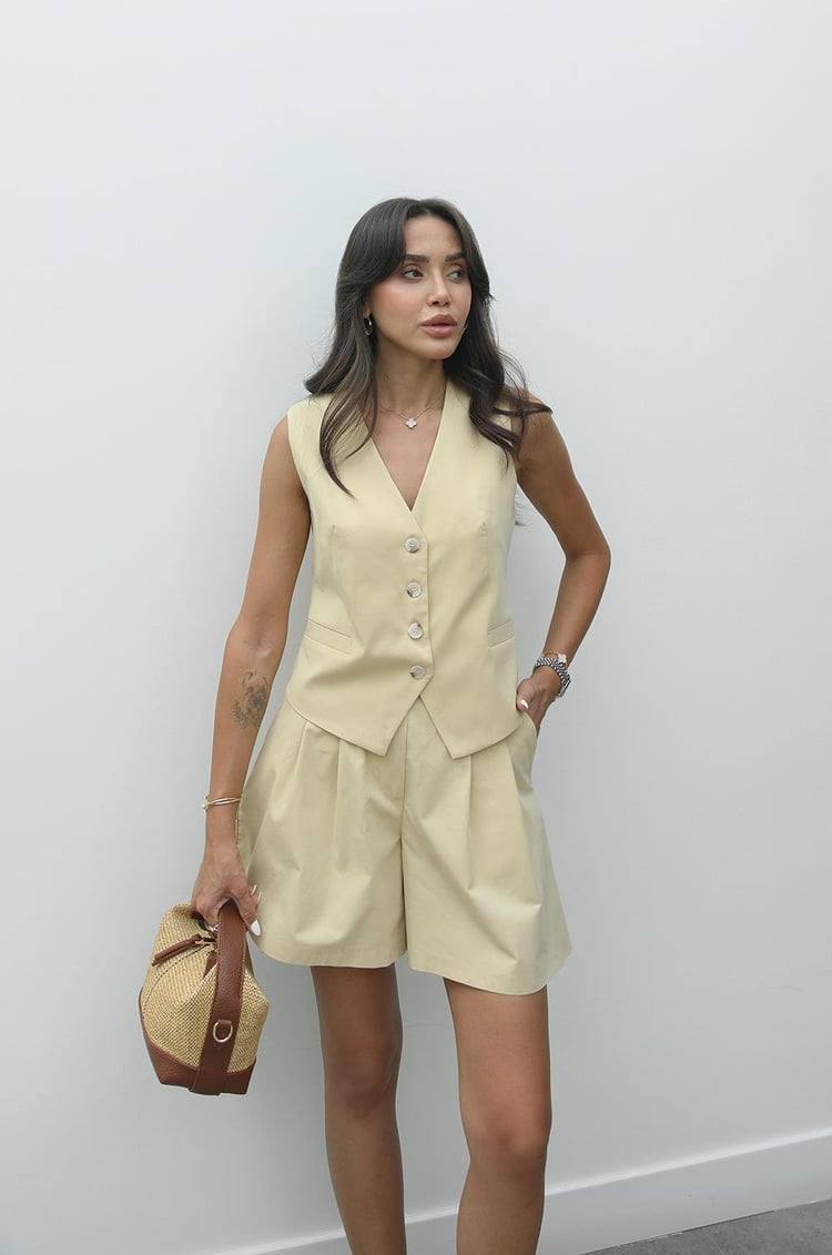 Açık Sarı Fit Kalıp Yelek Şort Takım