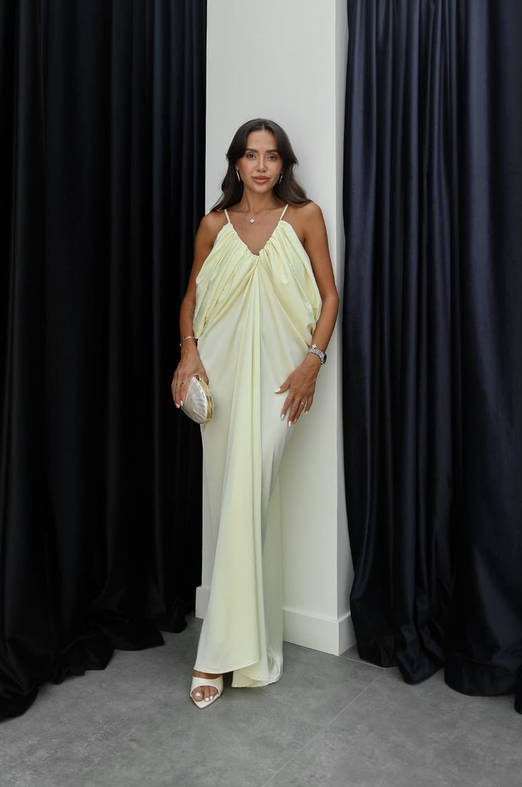 Açık Sarı Saten Yüzeyli Hacimli Elbise