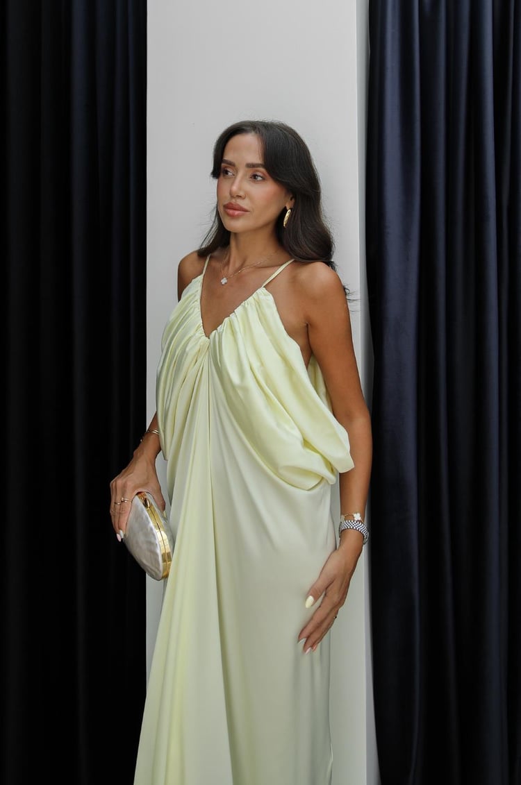 Açık Sarı Saten Yüzeyli Hacimli Elbise