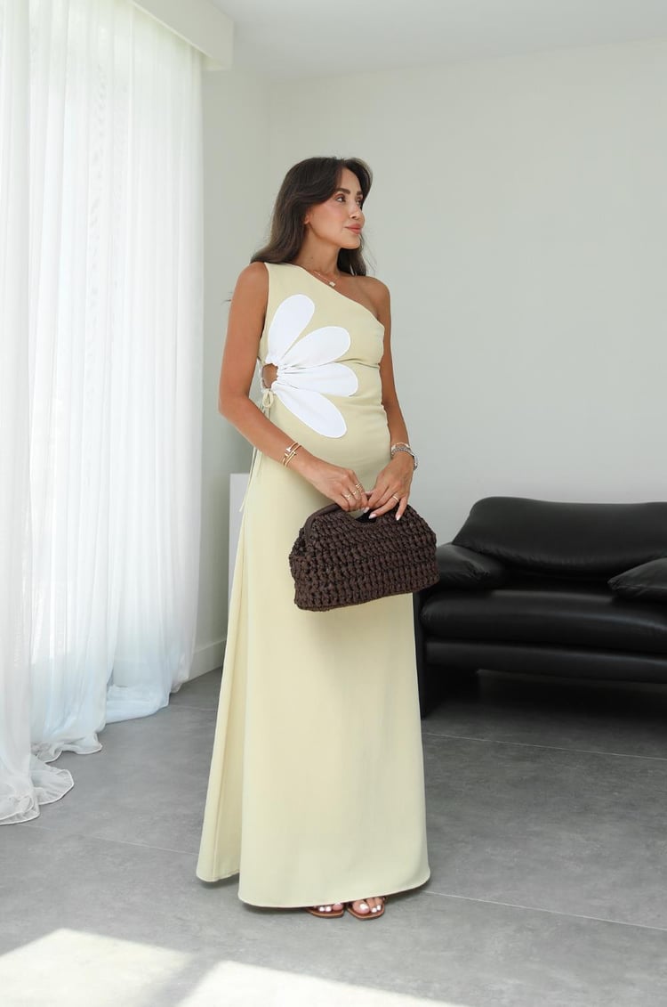 Açık Sarı Yan Dekolte Kısmı Çiçekli Elbise