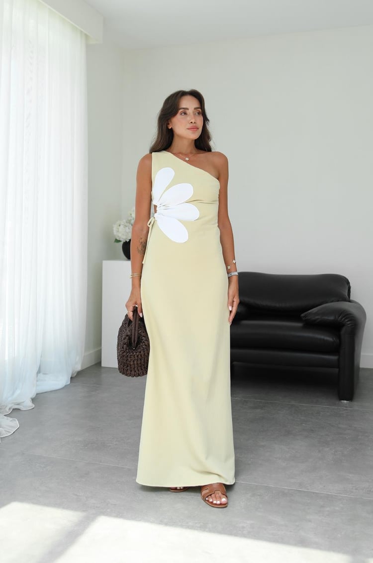 Açık Sarı Yan Dekolte Kısmı Çiçekli Elbise