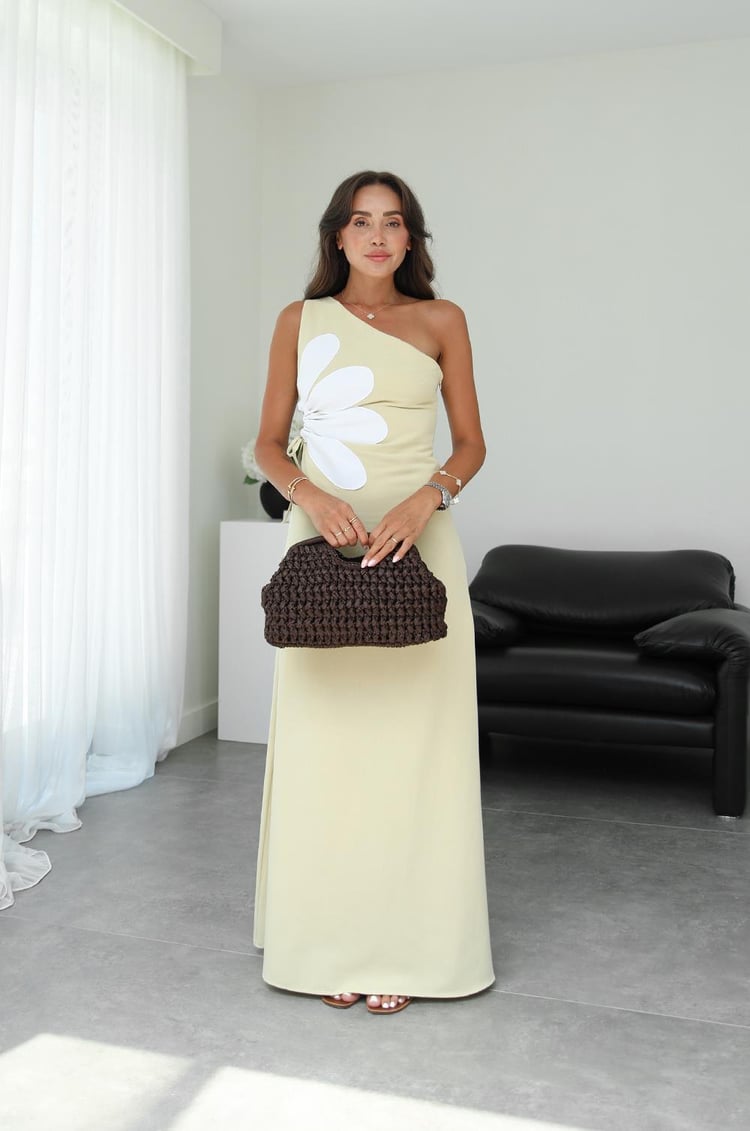 Açık Sarı Yan Dekolte Kısmı Çiçekli Elbise