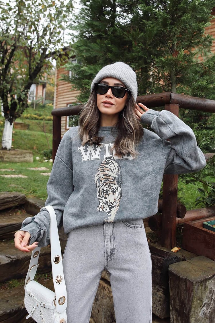 Antrasit Yıkamalı Wild Baskılı Sweatshirt