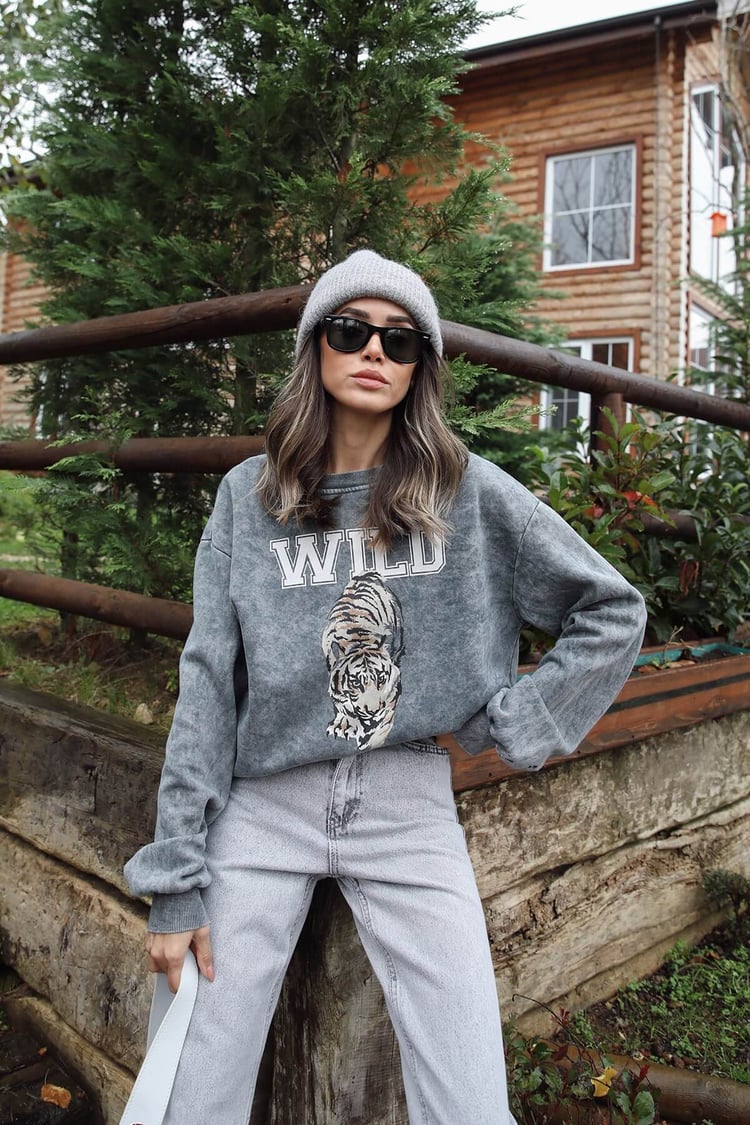 Antrasit Yıkamalı Wild Baskılı Sweatshirt