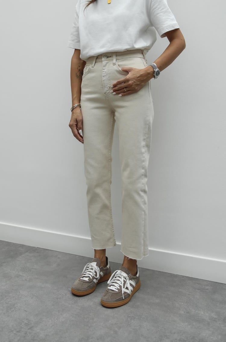Bej Boy Fit Kesik Paça Jean